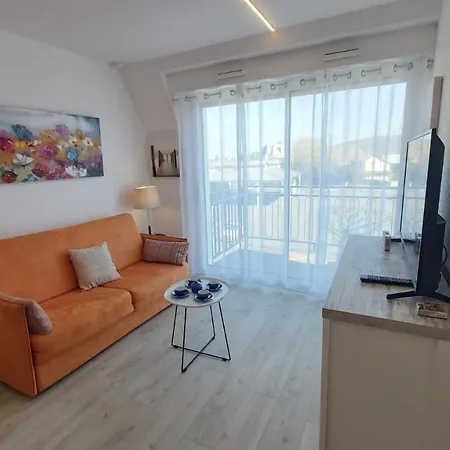 2 Pieces En Centre Ville - Cabourg *